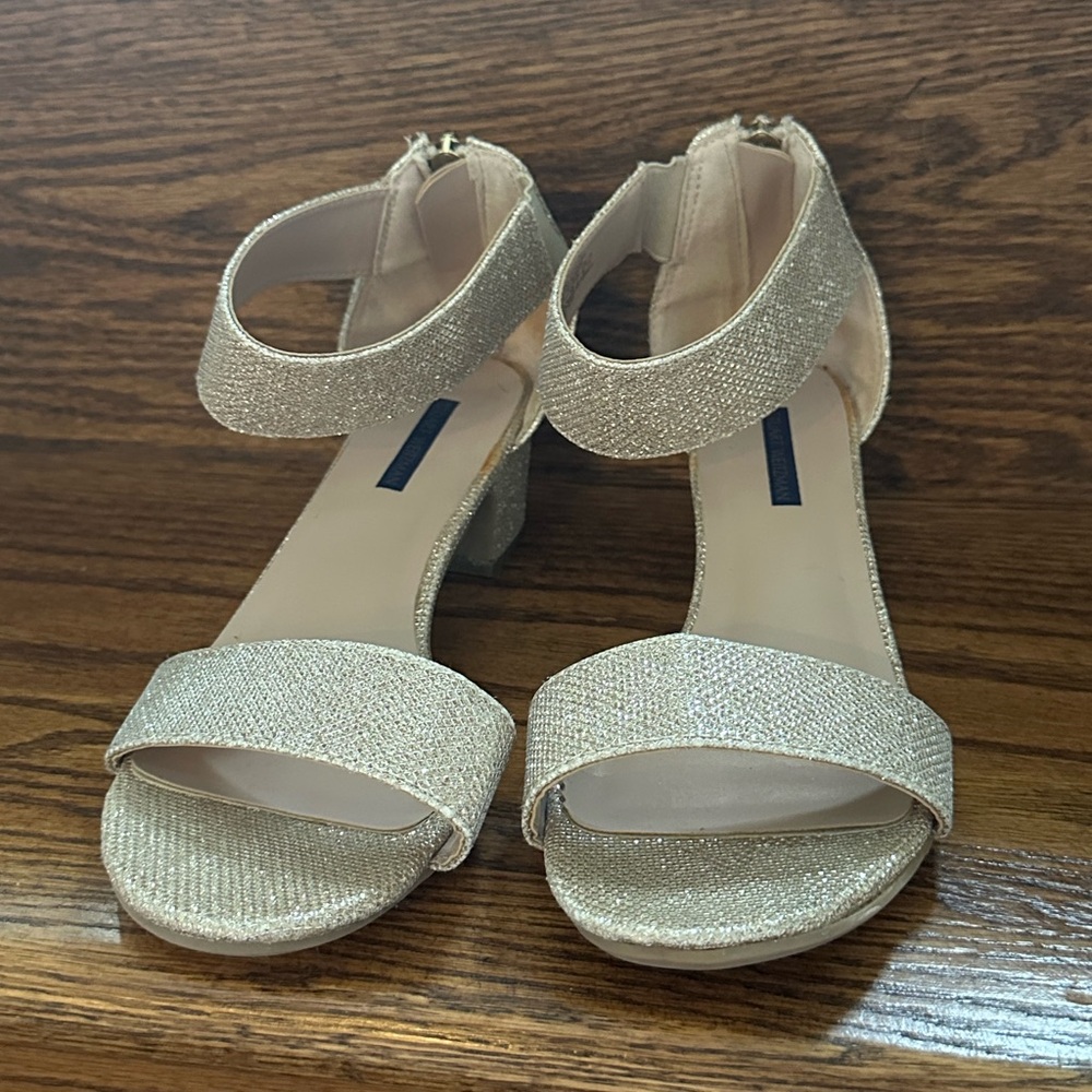 Stuart Weitzman Girls Size 5